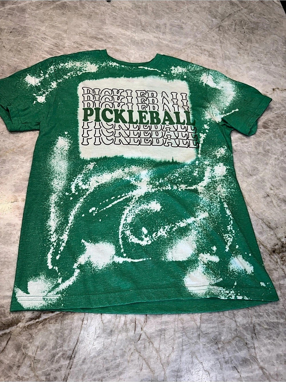 GILDAN  Graphic Short Sleeve Tee in Green & White Size Medium